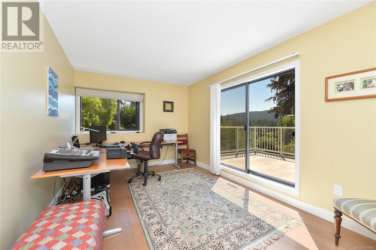 821 Dalkeith Ave, North Saanich