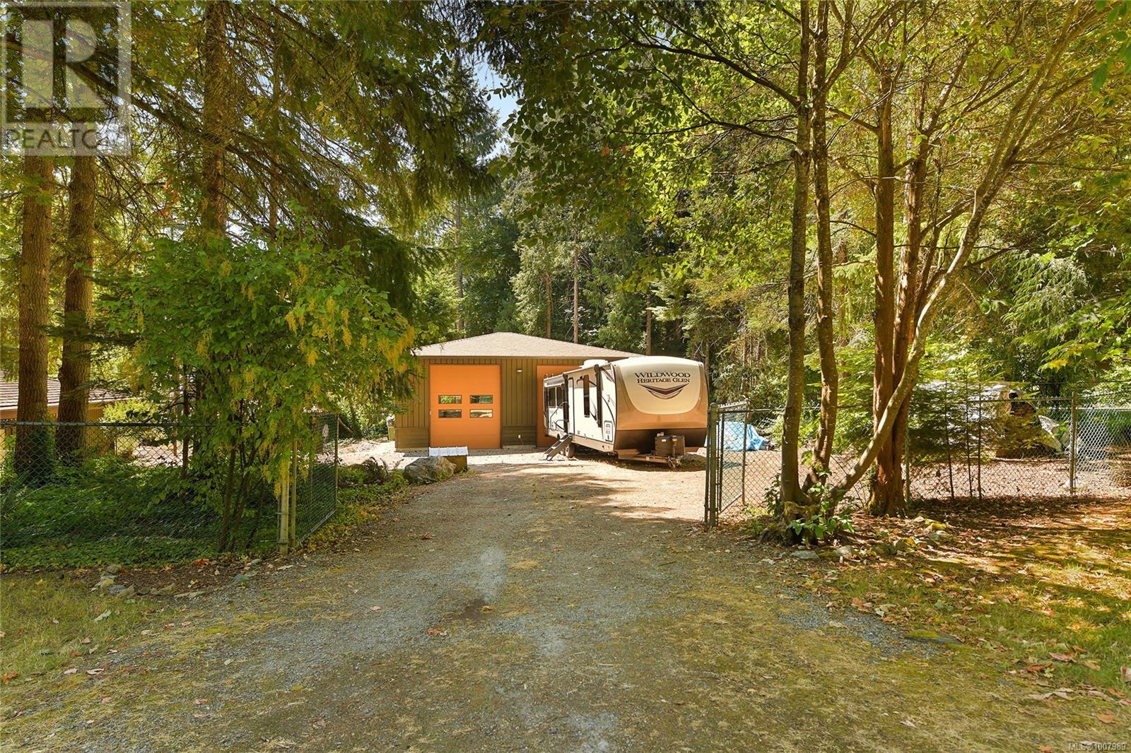 821 Dalkeith Ave, North Saanich