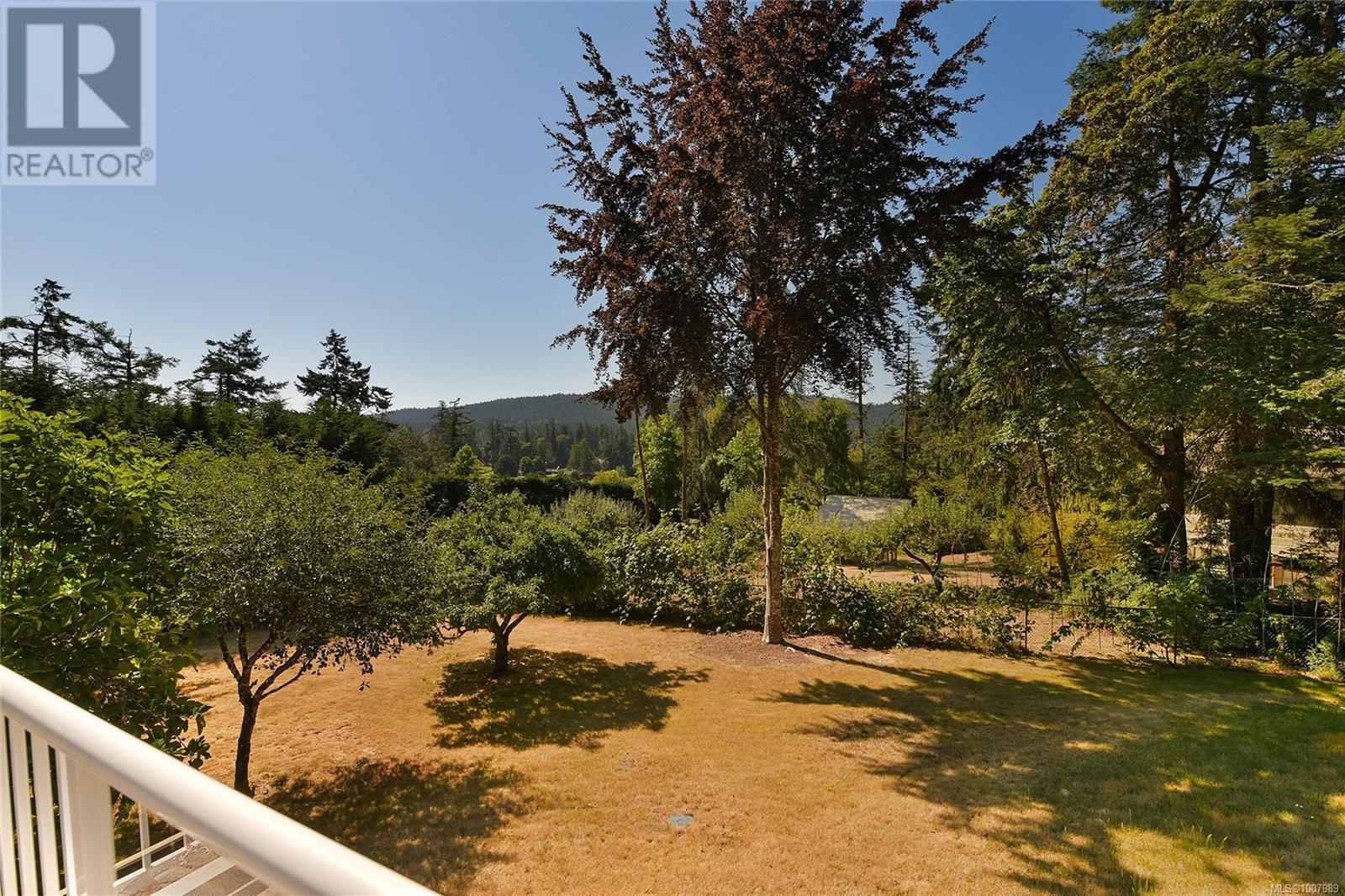 821 Dalkeith Ave, North Saanich