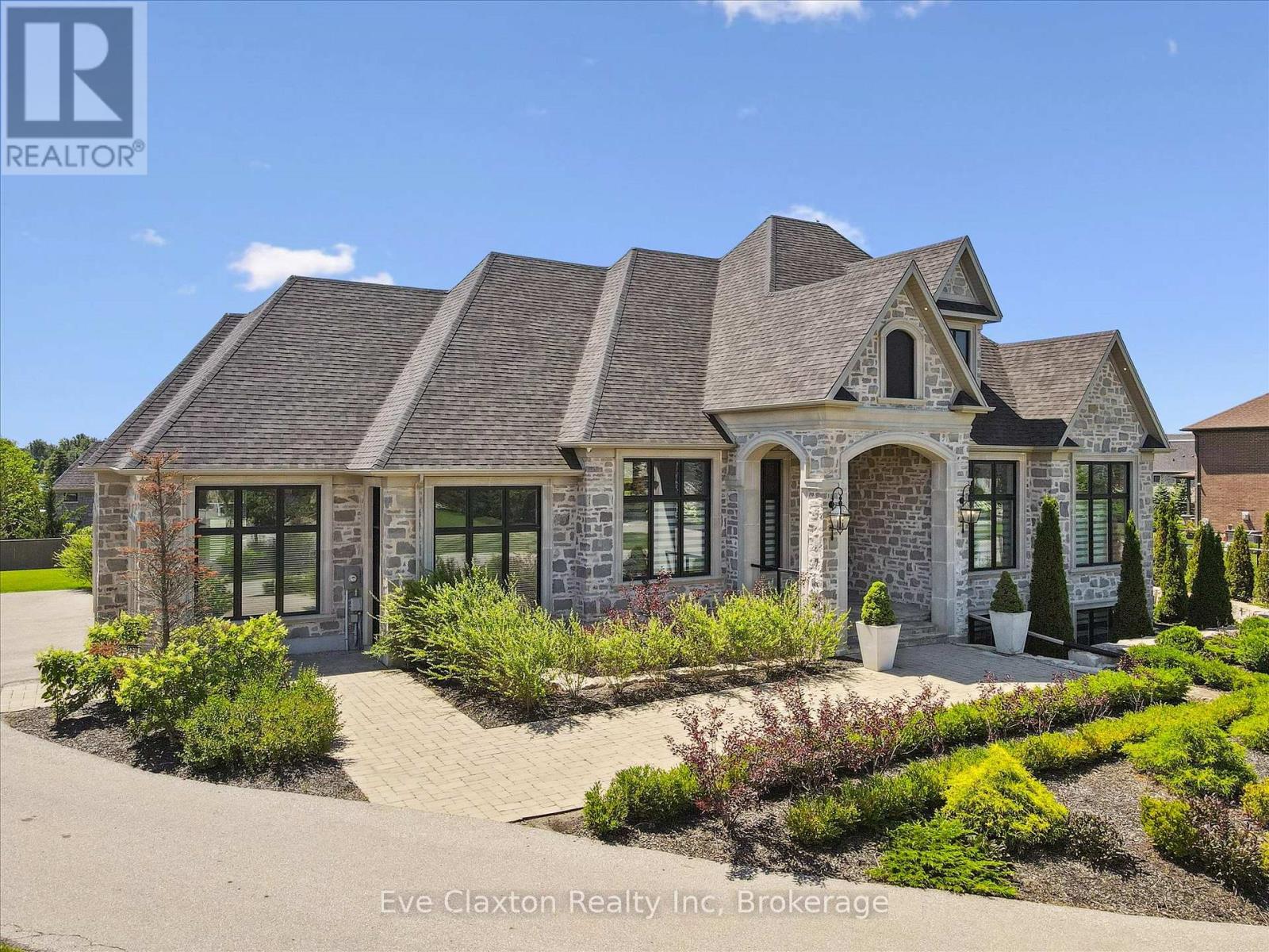 Photo 1 of 31 Reid Court, Puslinch ON