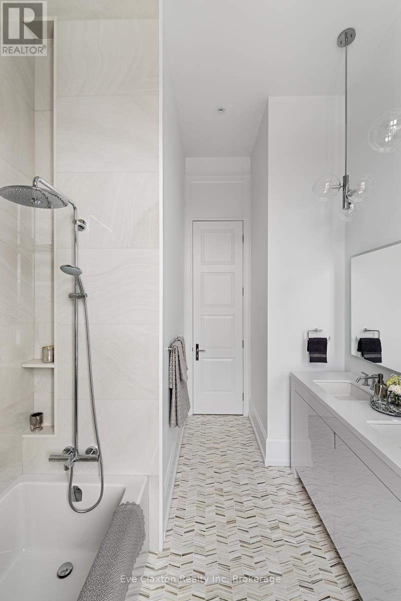 Photo 22 of 31 Reid Court, Puslinch ON