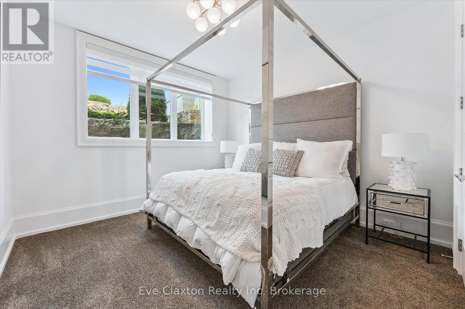 Photo 34 of 31 Reid Court, Puslinch ON