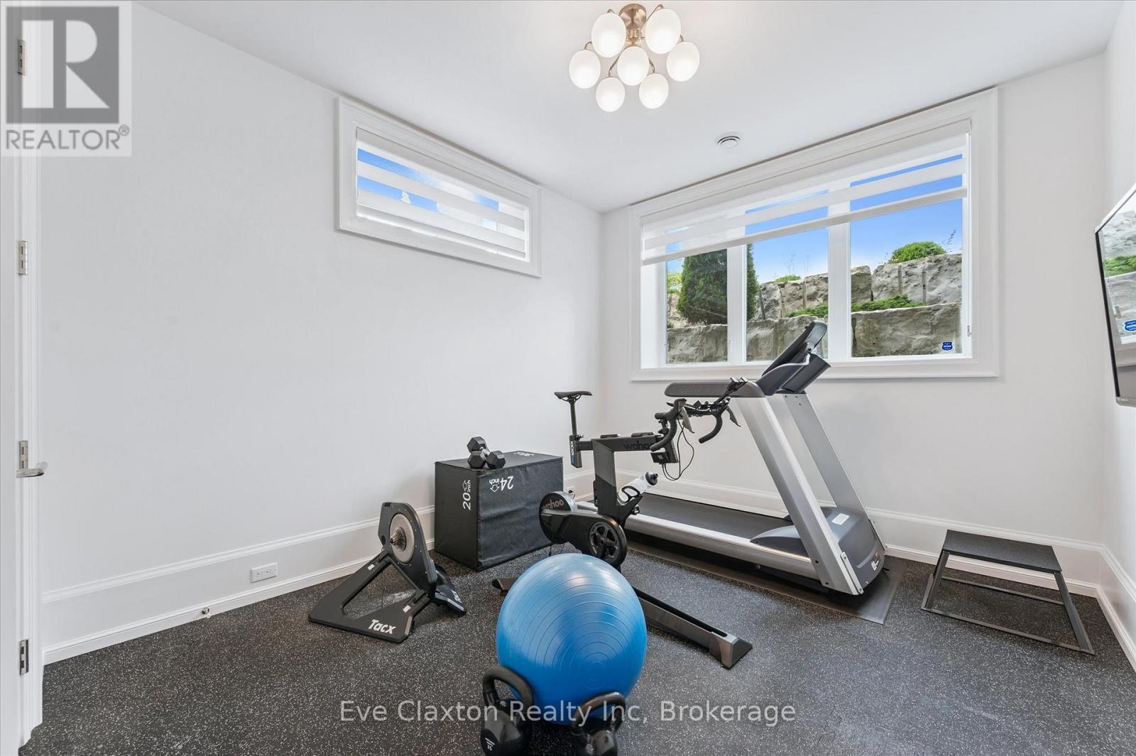 Photo 36 of 31 Reid Court, Puslinch ON