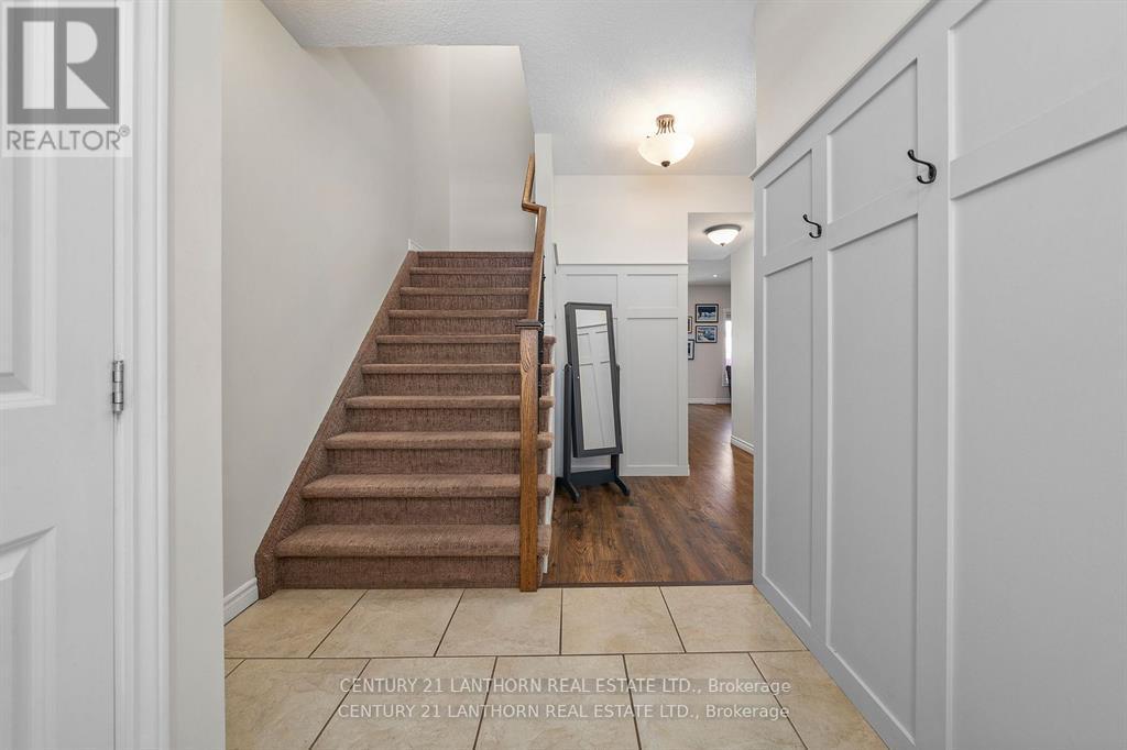 Photo 4 of 23 Glenwood Street, Quinte West ON