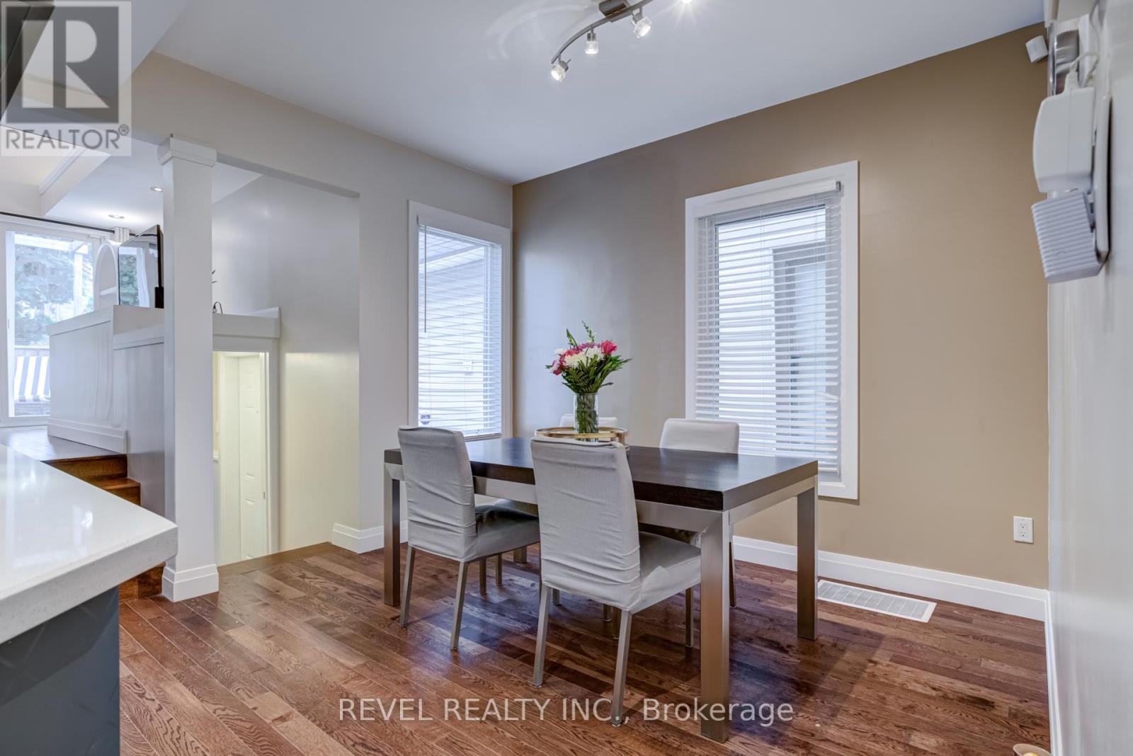 Photo 45 of 140 Sanford Avenue N, Hamilton ON