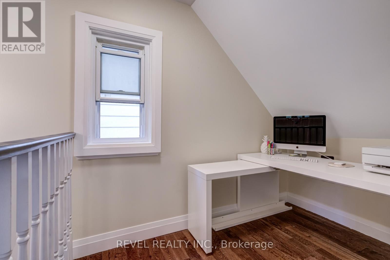 Photo 31 of 140 Sanford Avenue N, Hamilton ON