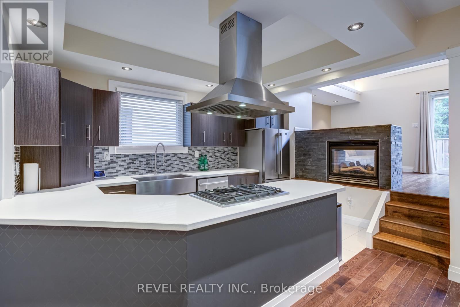 Photo 26 of 140 Sanford Avenue N, Hamilton ON