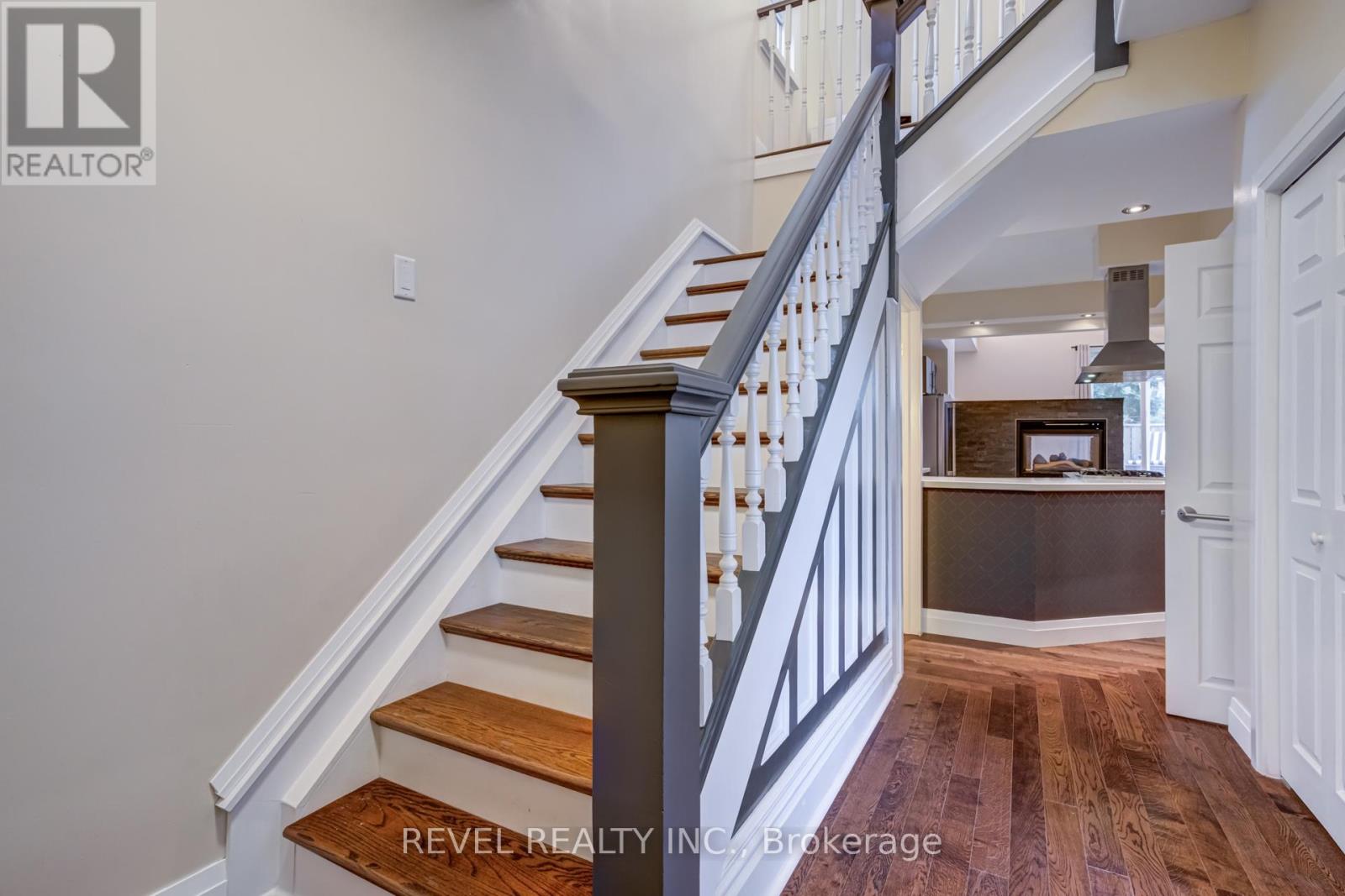 Photo 20 of 140 Sanford Avenue N, Hamilton ON