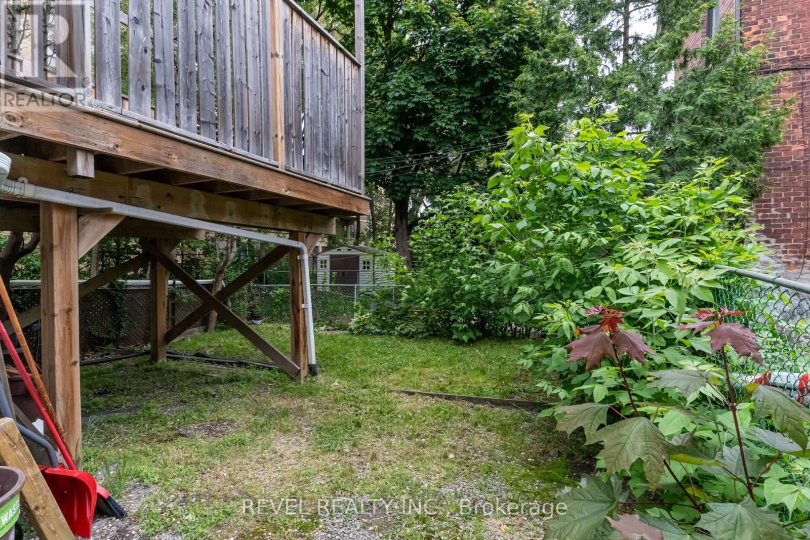 Photo 16 of 140 Sanford Avenue N, Hamilton ON