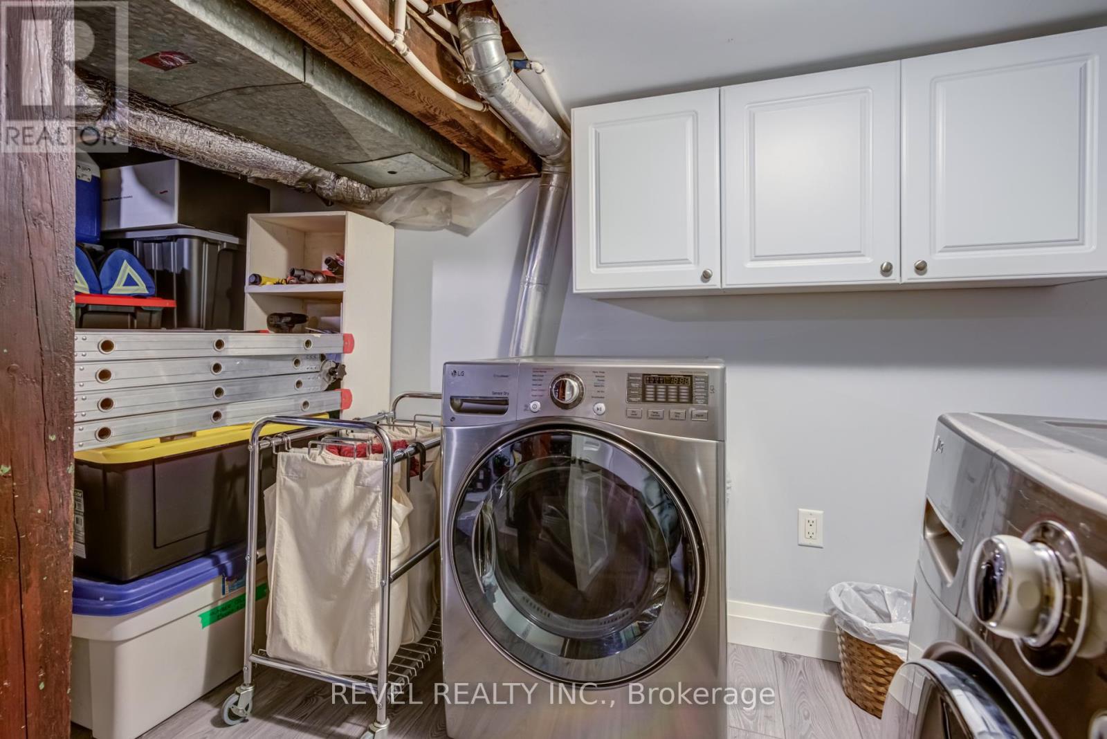 Photo 30 of 140 Sanford Avenue N, Hamilton ON