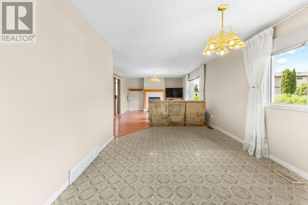 1292 2ND Avenue, Fernie