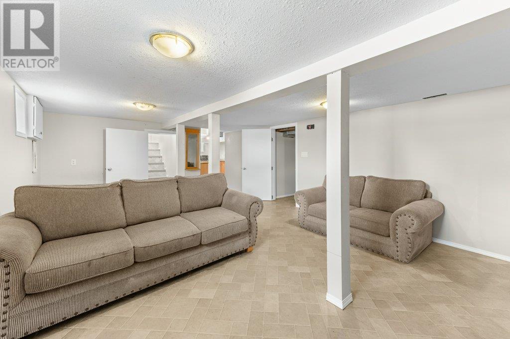 1292 2ND Avenue, Fernie