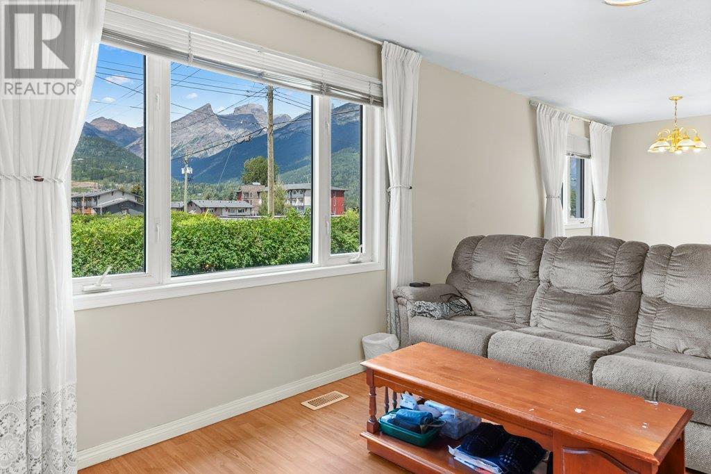 1292 2ND Avenue, Fernie