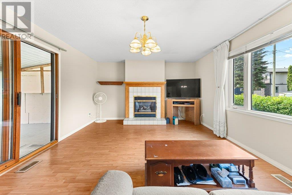 1292 2ND Avenue, Fernie