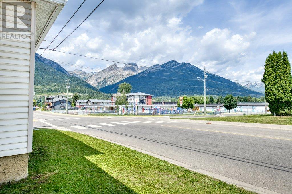 1292 2ND Avenue, Fernie