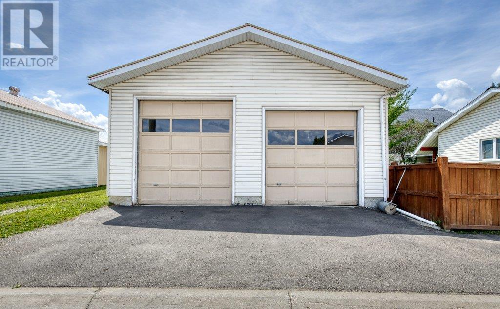 1292 2ND Avenue, Fernie