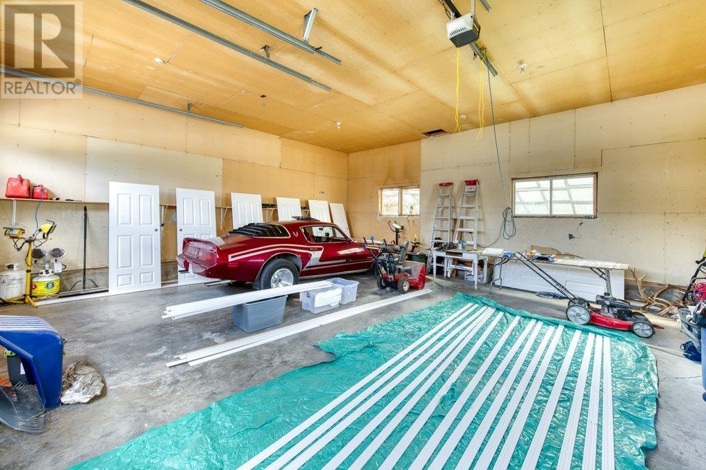 1292 2ND Avenue, Fernie