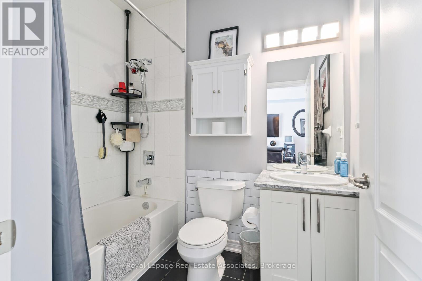 Photo 6 of 614 1421 Costigan Road, Milton ON