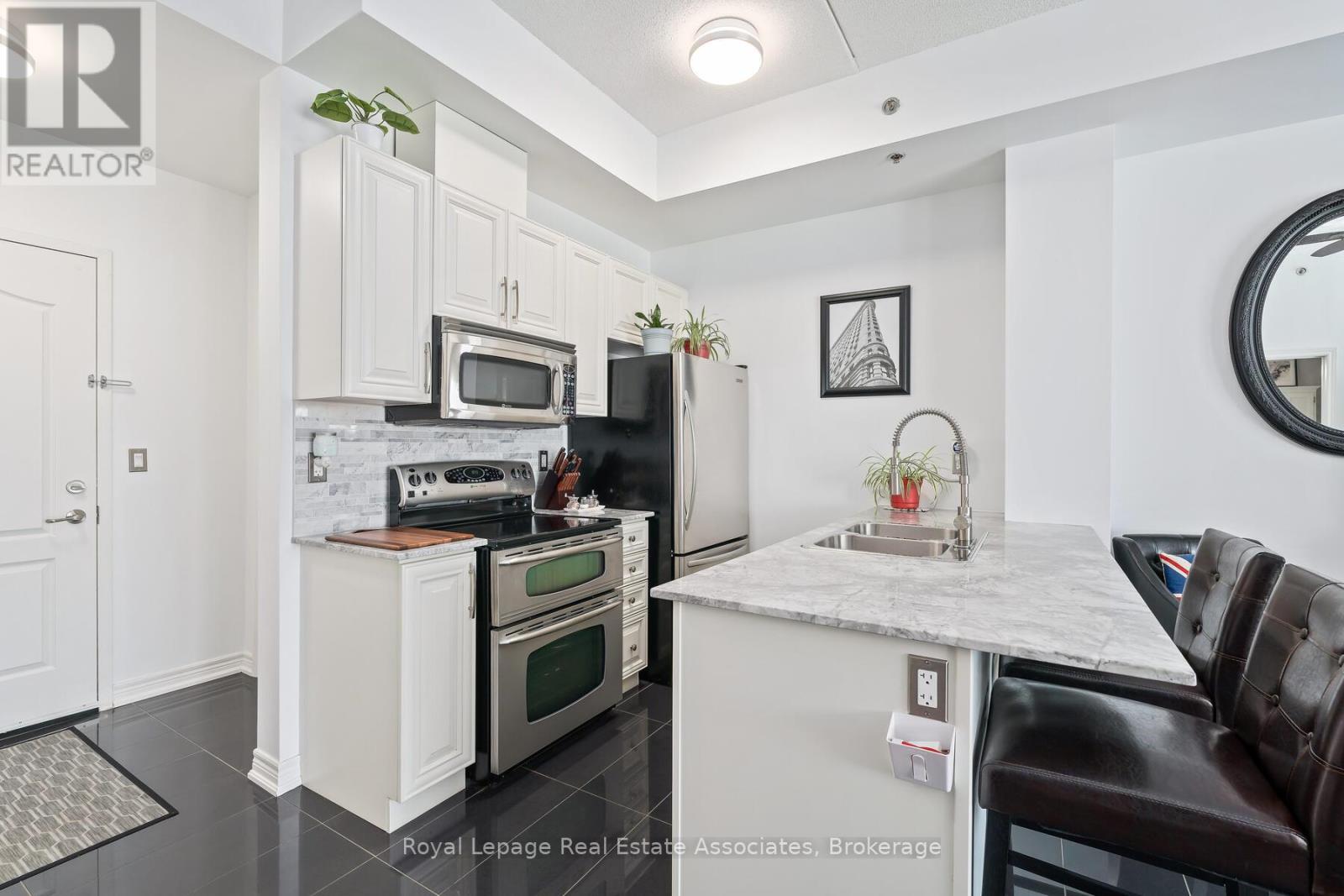 Photo 2 of 614 1421 Costigan Road, Milton ON