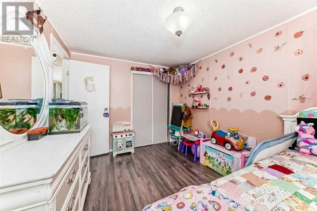 Single Family House Mobile Home for Sale in    Street NW Greenwood/Greenbriar Calgary 