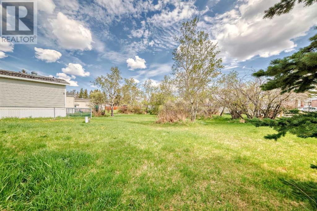Single Family House Mobile Home for Sale in    Street NW Greenwood/Greenbriar Calgary 