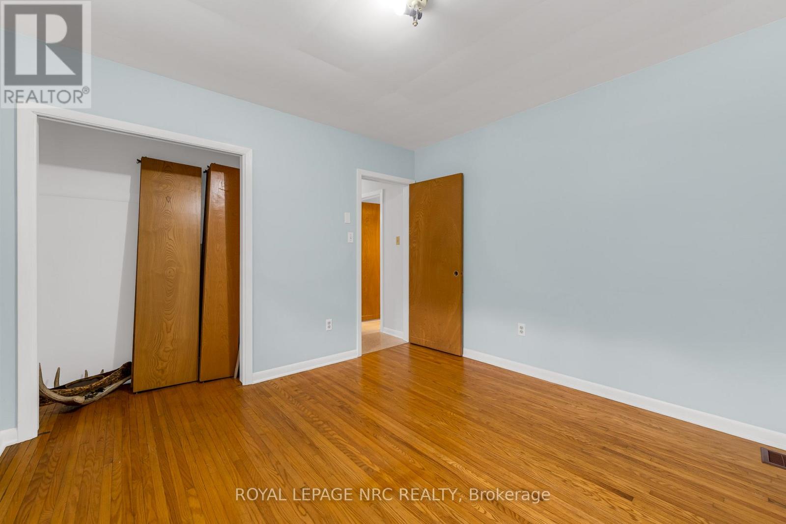 Photo 20 of 489 Memorial Drive, Pelham ON