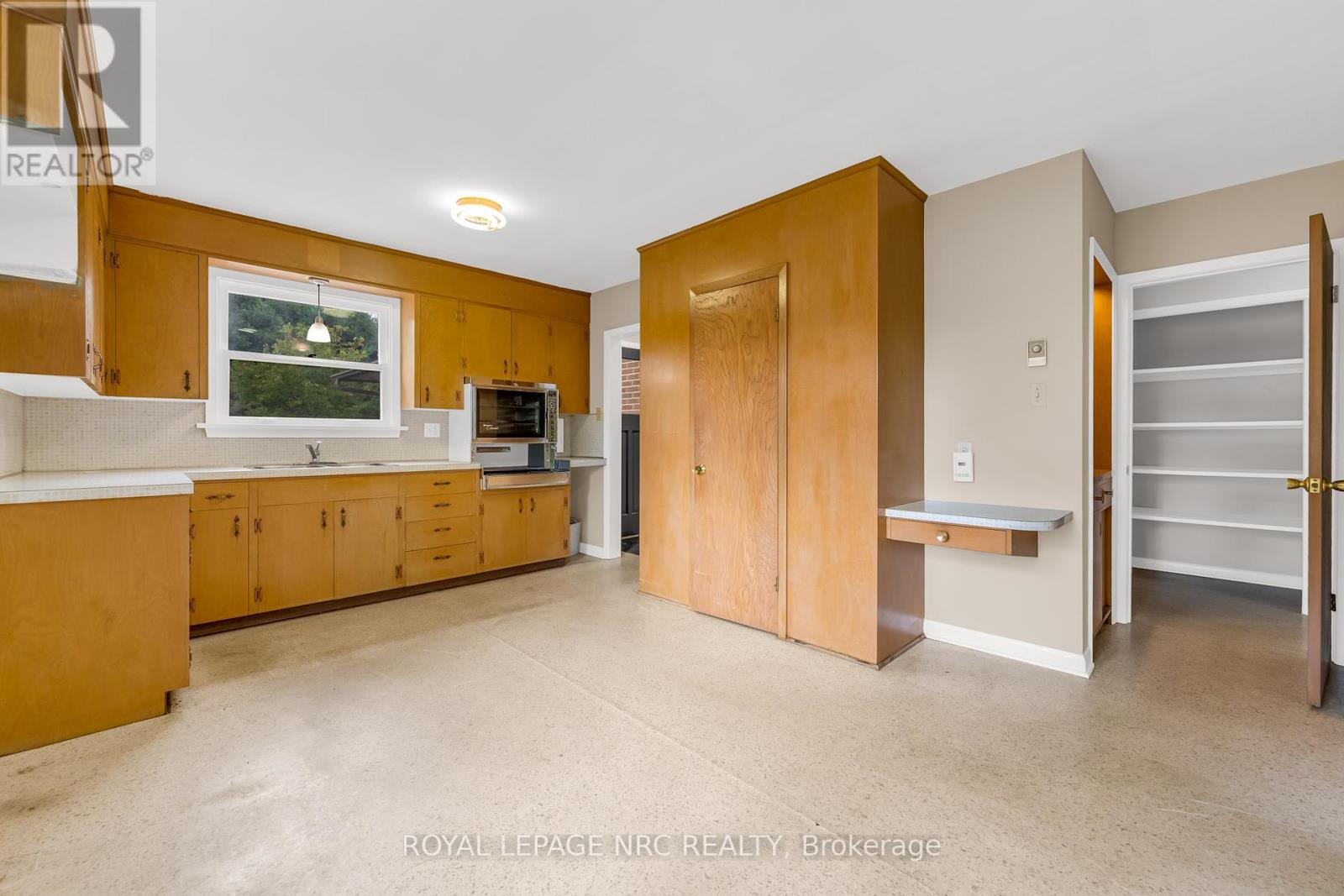 Photo 21 of 489 Memorial Drive, Pelham ON