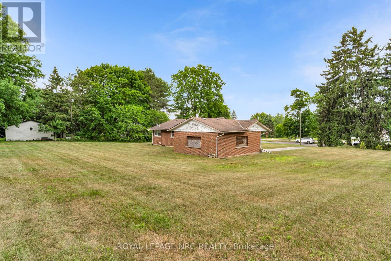 Photo 6 of 489 Memorial Drive, Pelham ON
