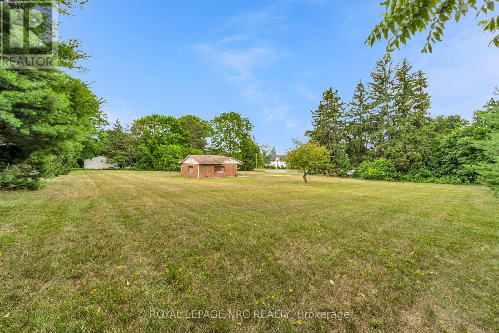 Photo 7 of 489 Memorial Drive, Pelham ON