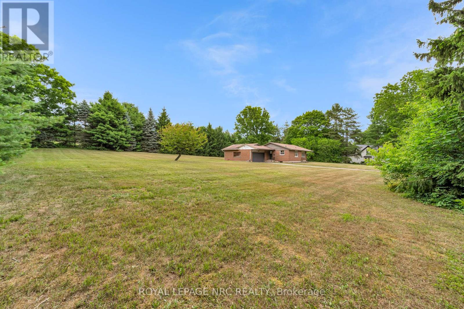Photo 8 of 489 Memorial Drive, Pelham ON