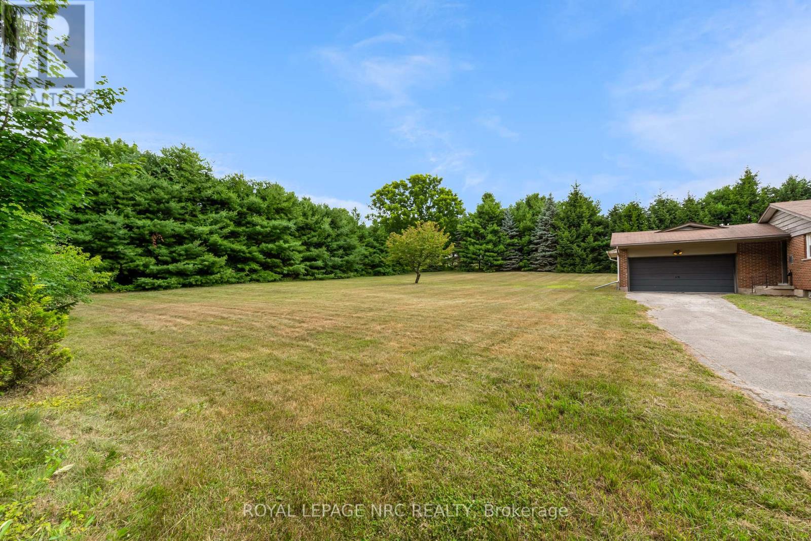 Photo 9 of 489 Memorial Drive, Pelham ON