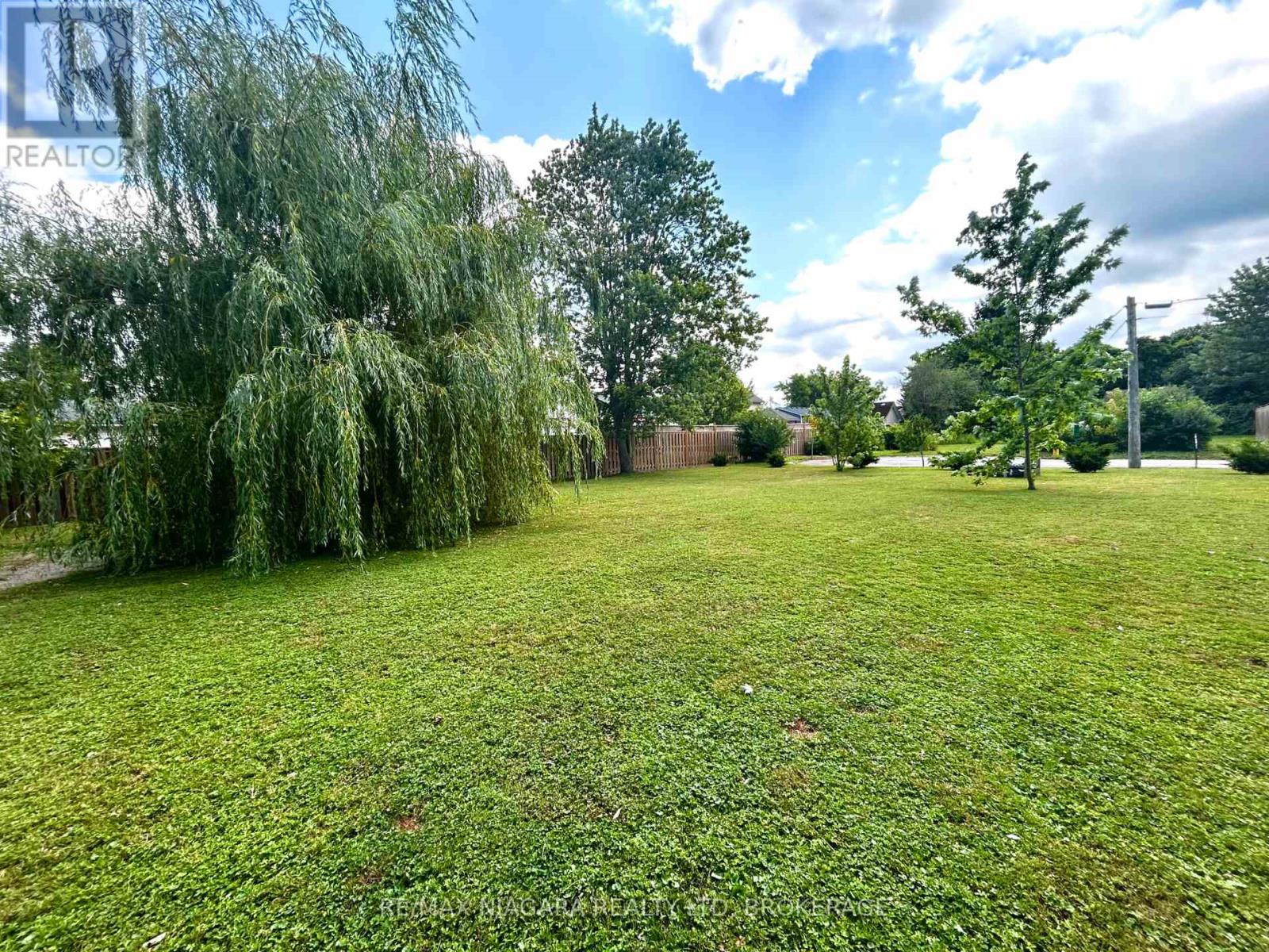 Photo 25 of 39 Longtent Avenue, Fort Erie ON