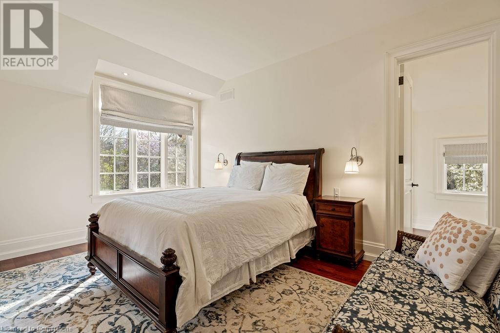 Photo 49 of 1081 Argyle Drive, Oakville ON