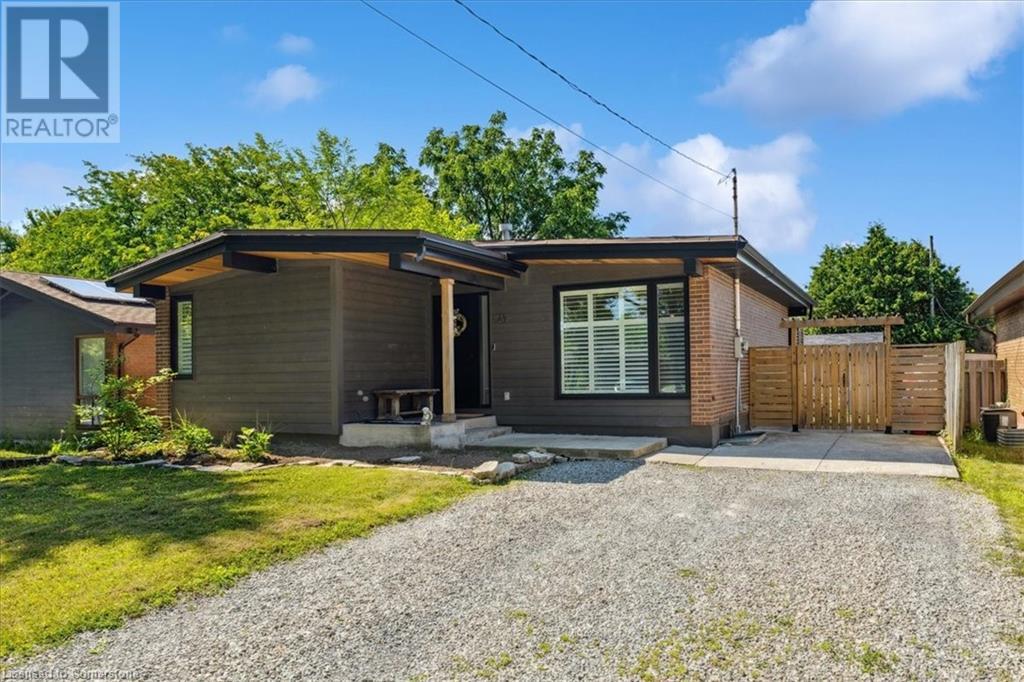 Photo 4 of 73 Sanatorium Road, Hamilton ON