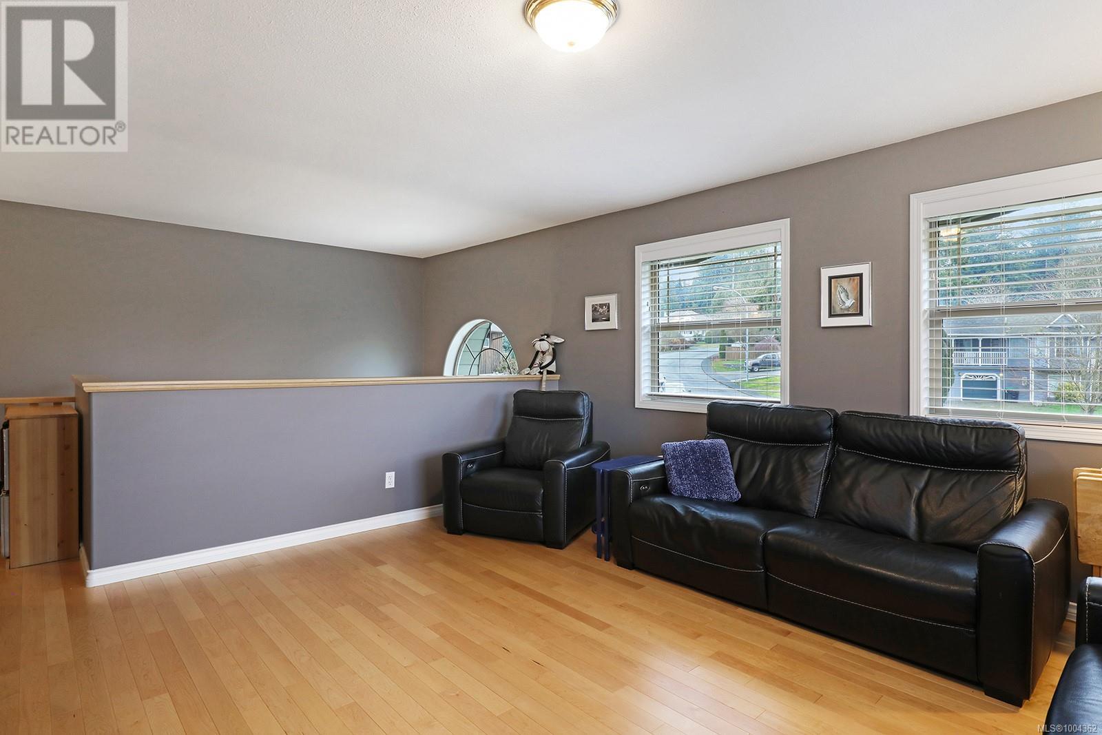 1675 Chester Pl, Comox