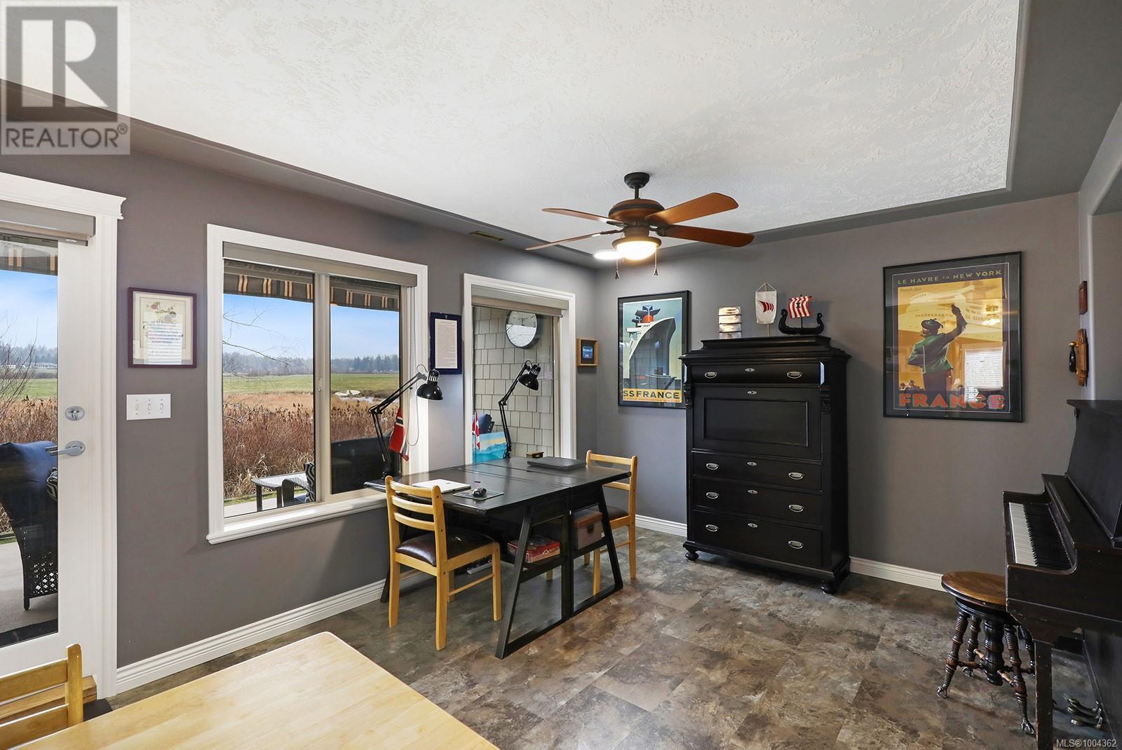 1675 Chester Pl, Comox
