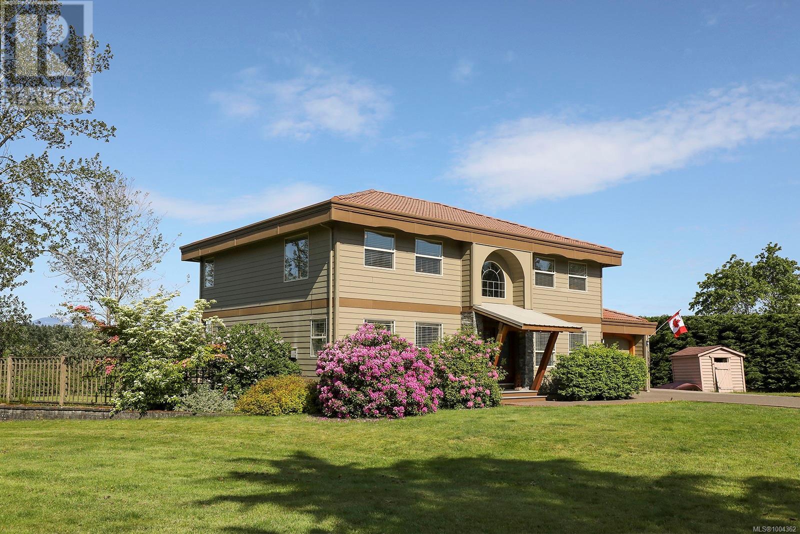 1675 Chester Pl, Comox