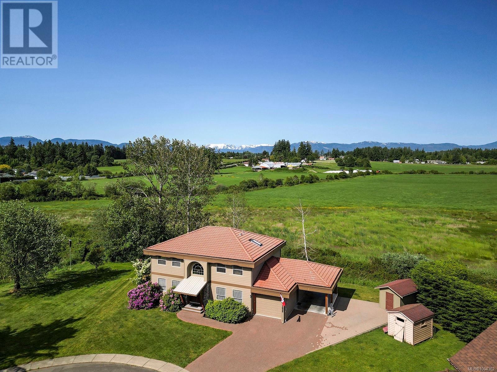 1675 Chester Pl, Comox