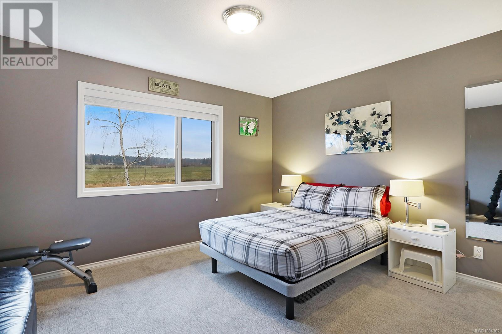 1675 Chester Pl, Comox