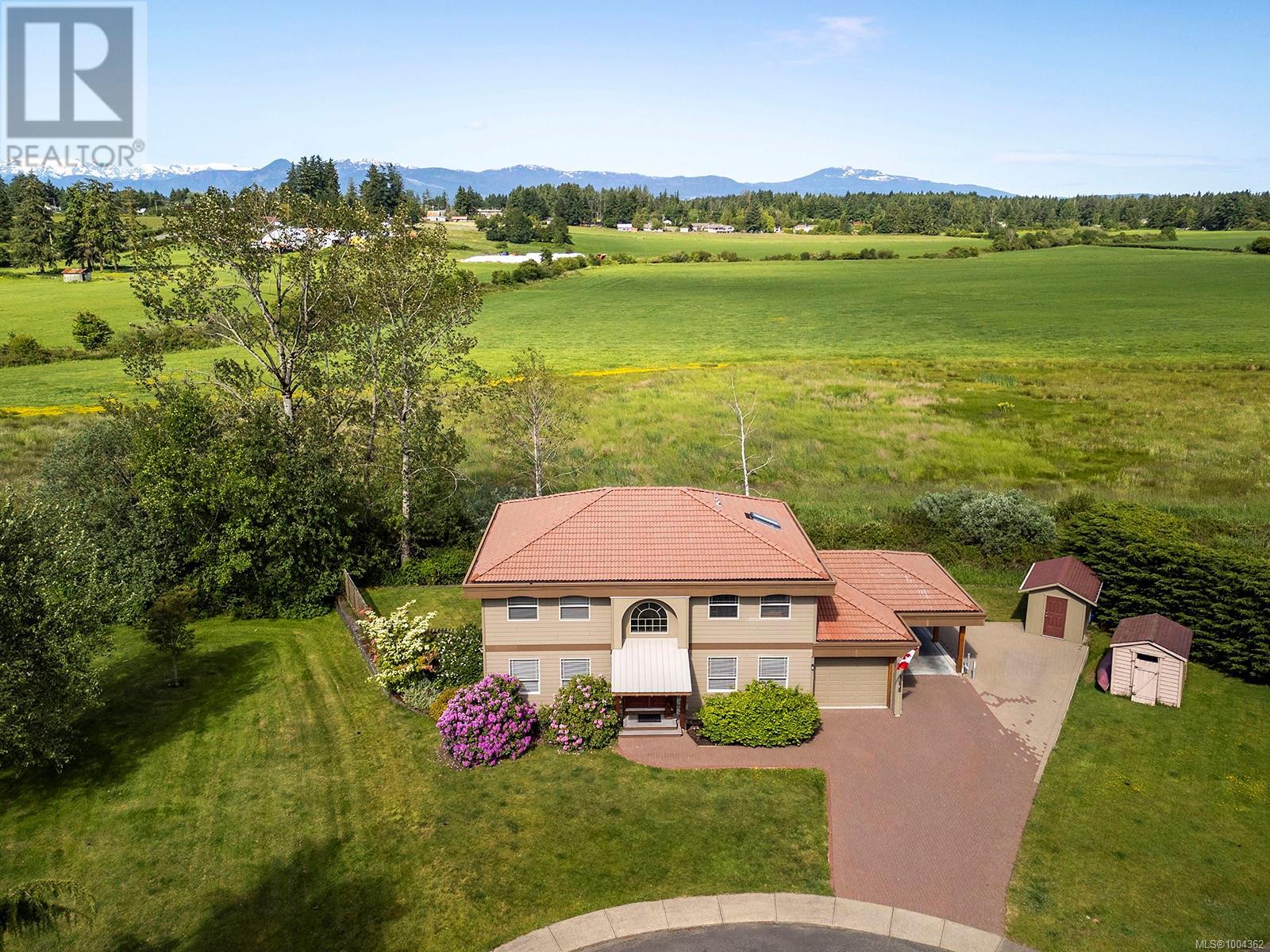 1675 Chester Pl, Comox