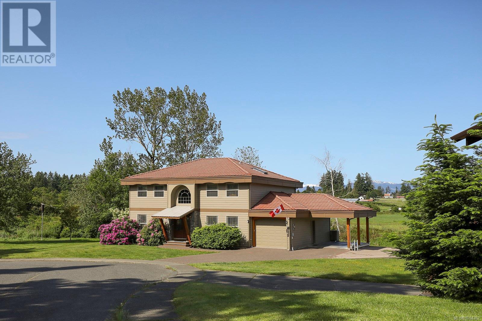 1675 Chester Pl, Comox
