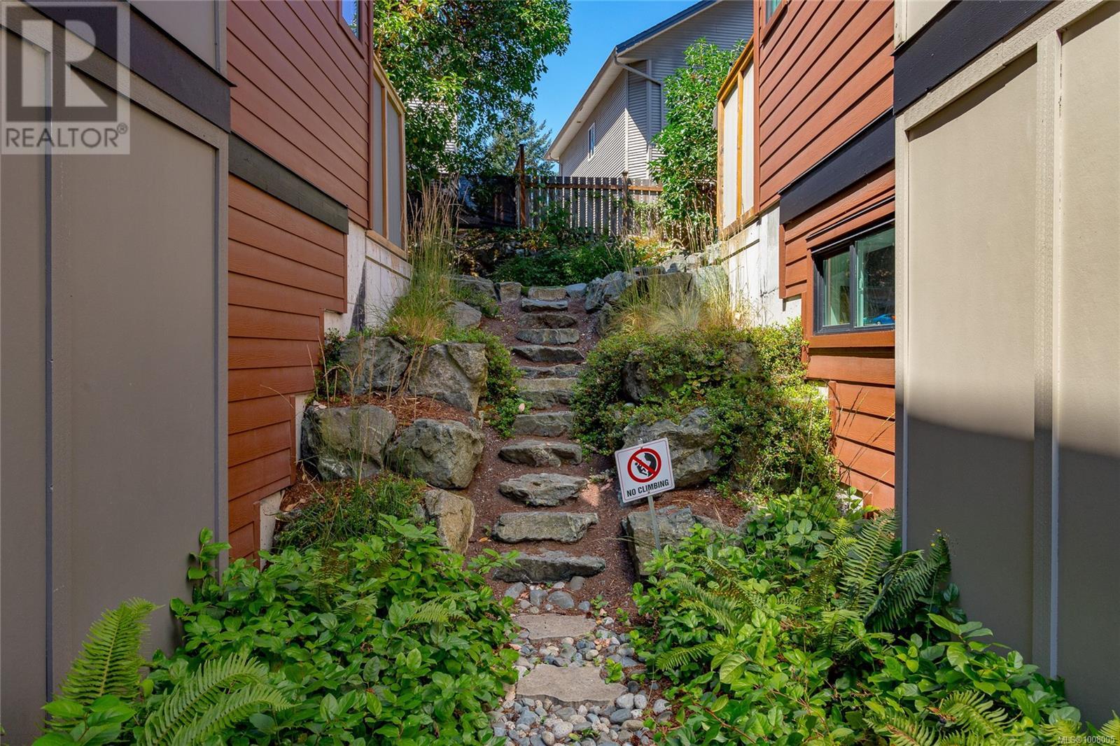 Photo 31 of 127 300 Phelps Ave, Langford BC