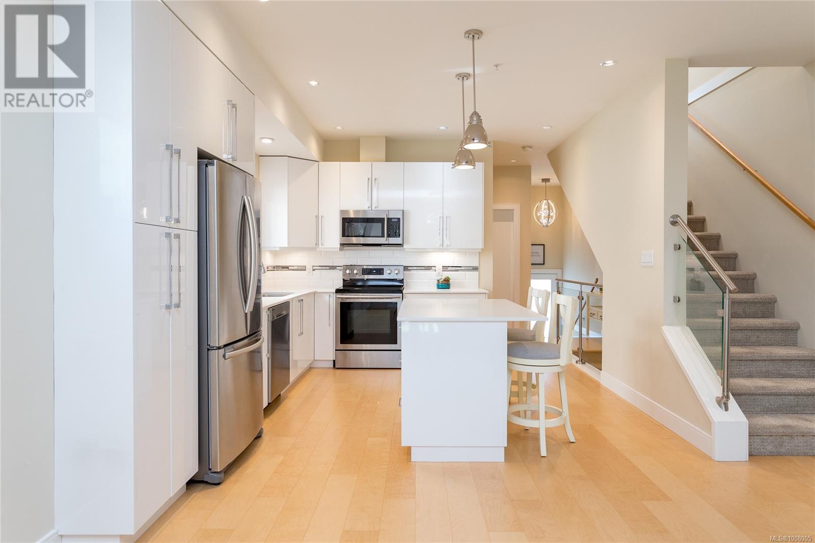 Photo 5 of 127 300 Phelps Ave, Langford BC