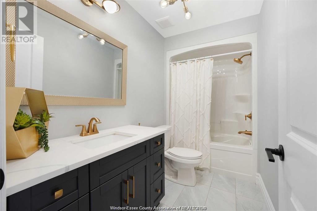 Photo 22 of 1271 Campana Crescent, Lakeshore ON