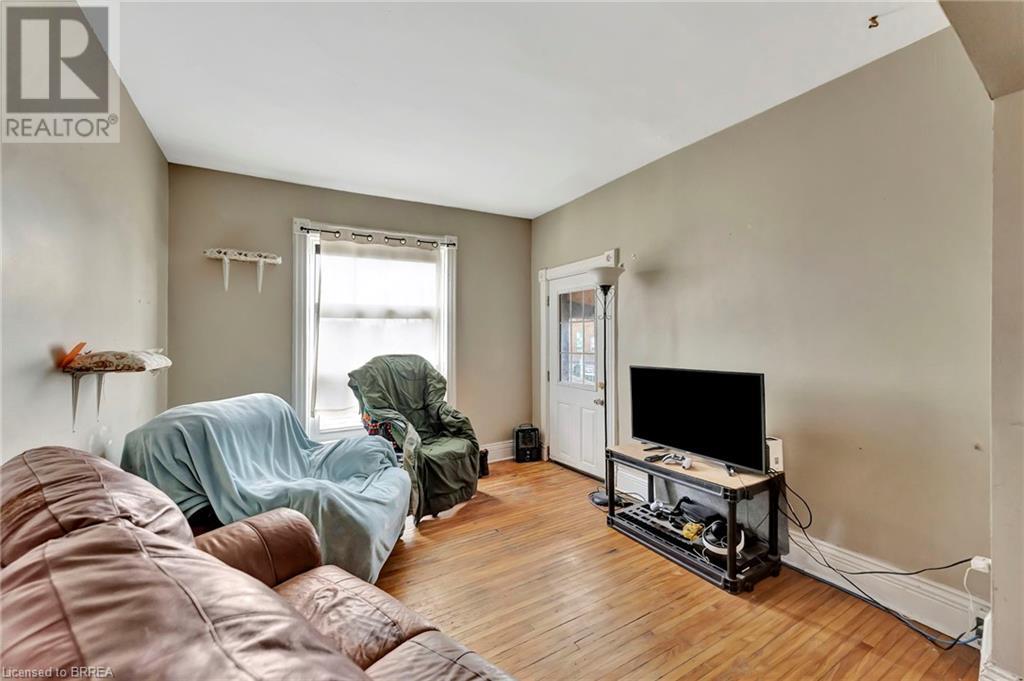 Photo 40 of 157 159 Market Street, Brantford ON