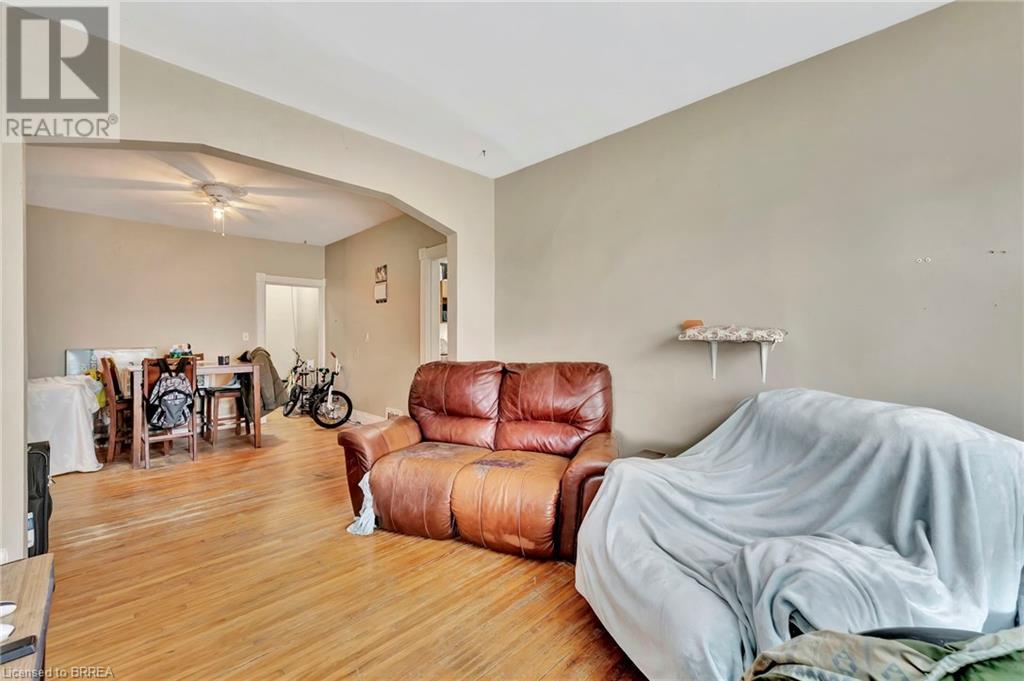 Photo 3 of 157 159 Market Street, Brantford ON