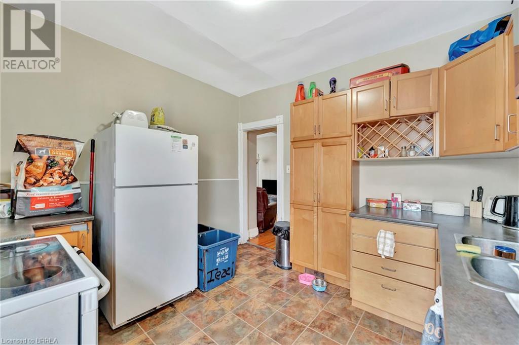 Photo 2 of 157 159 Market Street, Brantford ON