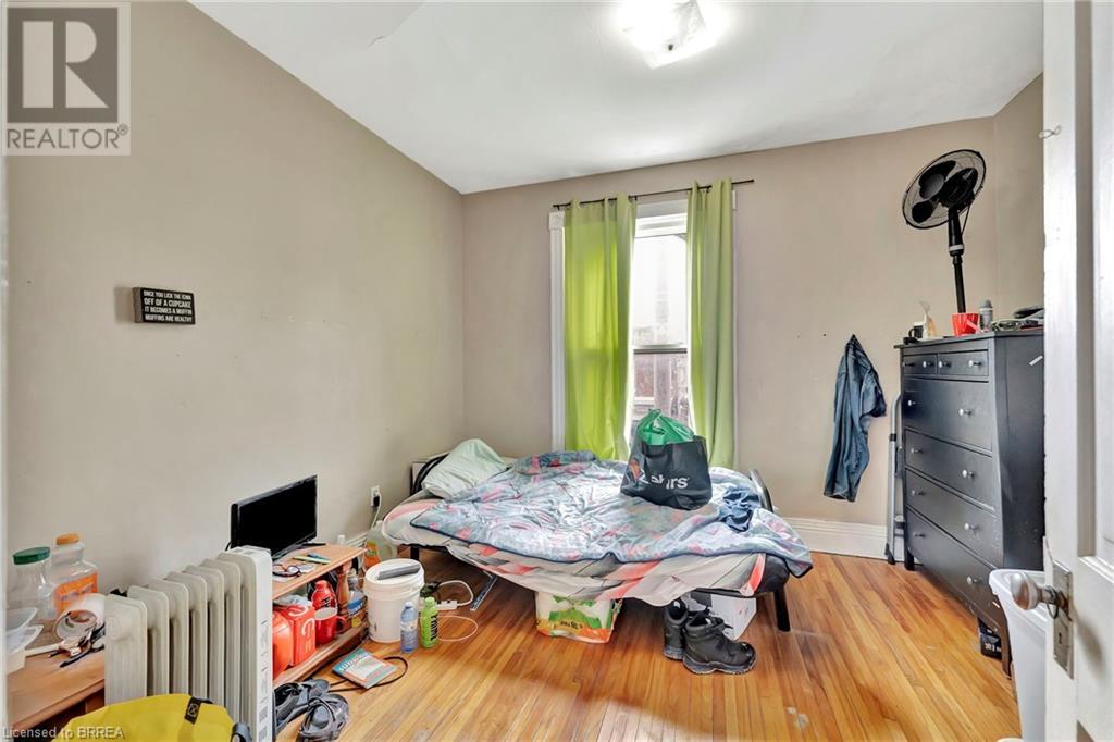 Photo 16 of 157 159 Market Street, Brantford ON