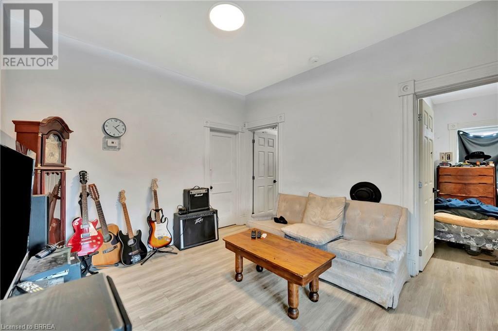 Photo 29 of 157 159 Market Street, Brantford ON