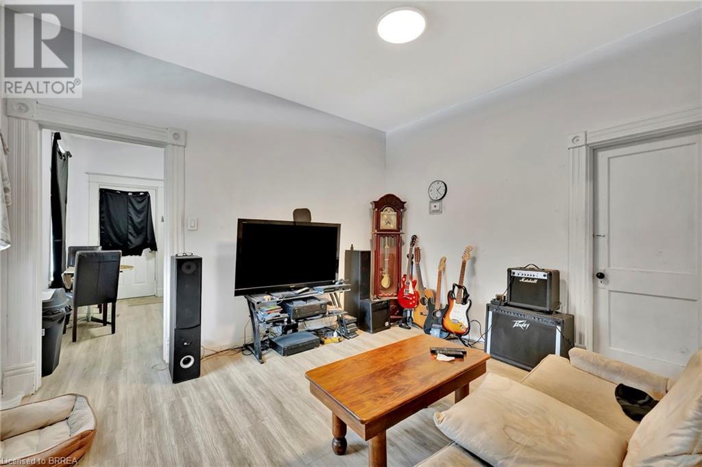 Photo 20 of 157 159 Market Street, Brantford ON